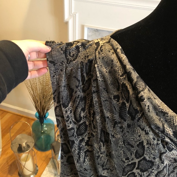 Pure Energy Snakeprint Tank Top Blouse - Picture 2 of 5